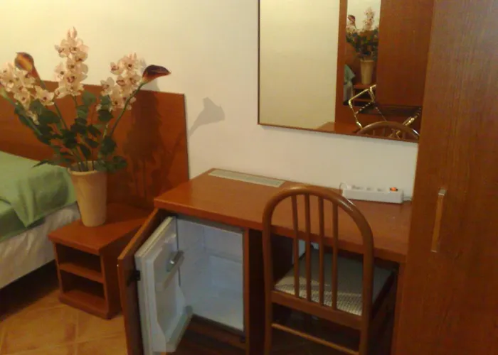 Emily House Nocleg ze śniadaniem 3*